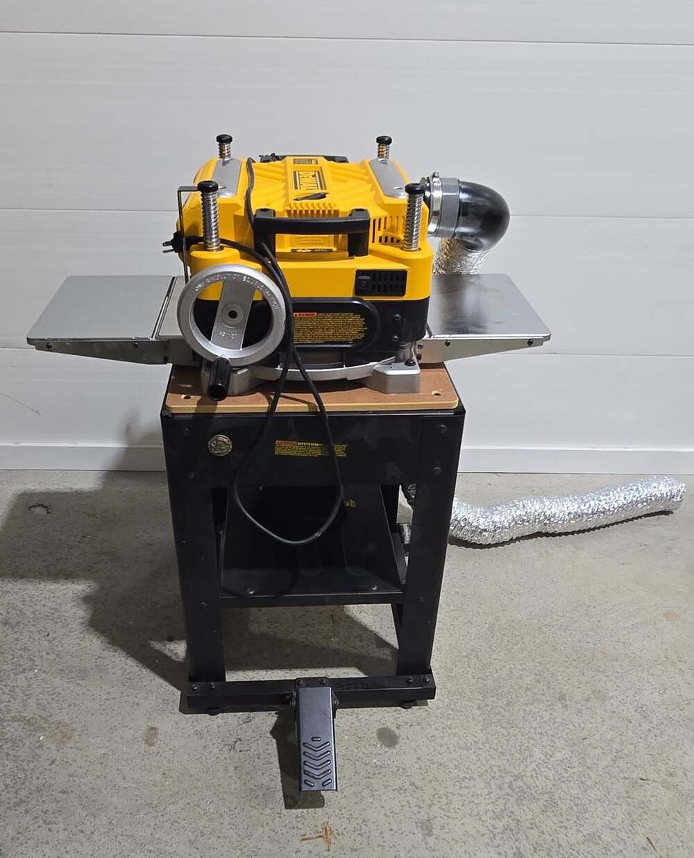 DEWALT DW735 13-Inch Thickness Planer Size 13-Inch Integral Dewalt Mobile Base